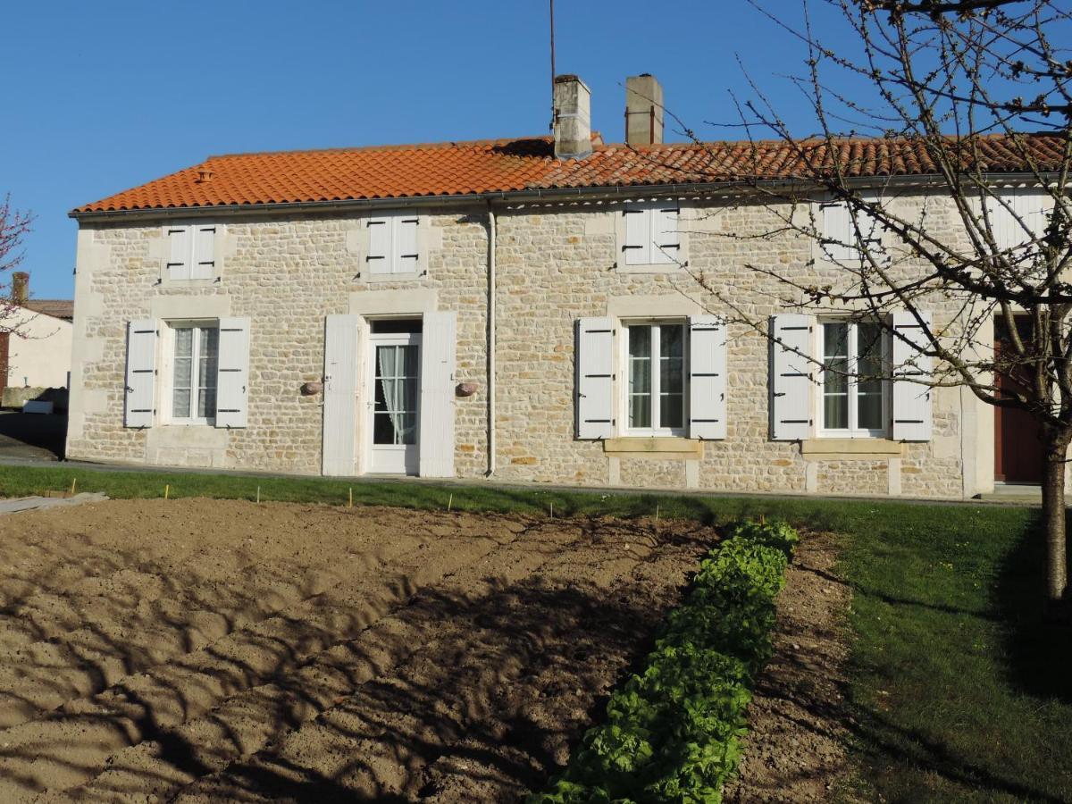 Gite De L'Aubree 17 Puy-du-Lac Exterior photo